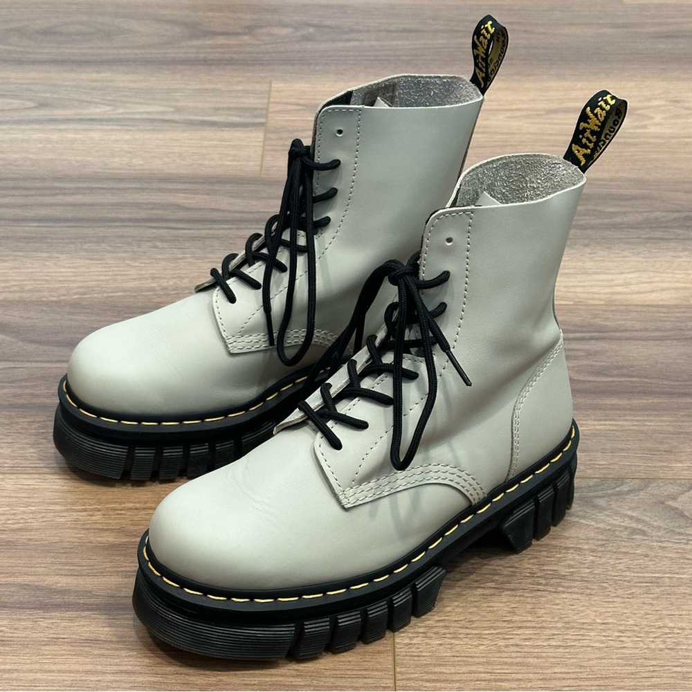 Dr. Martens Audrick 8-Eye Nappa Leather Platform Ankle Boots Cobblestone Grey 9 - Picture 2 of 13